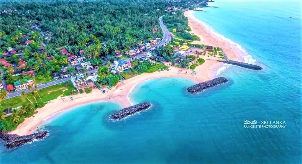 Sea Shell Villa Hikkaduwa 2 Separate Cabanas Ocean Front Villa 外观 照片