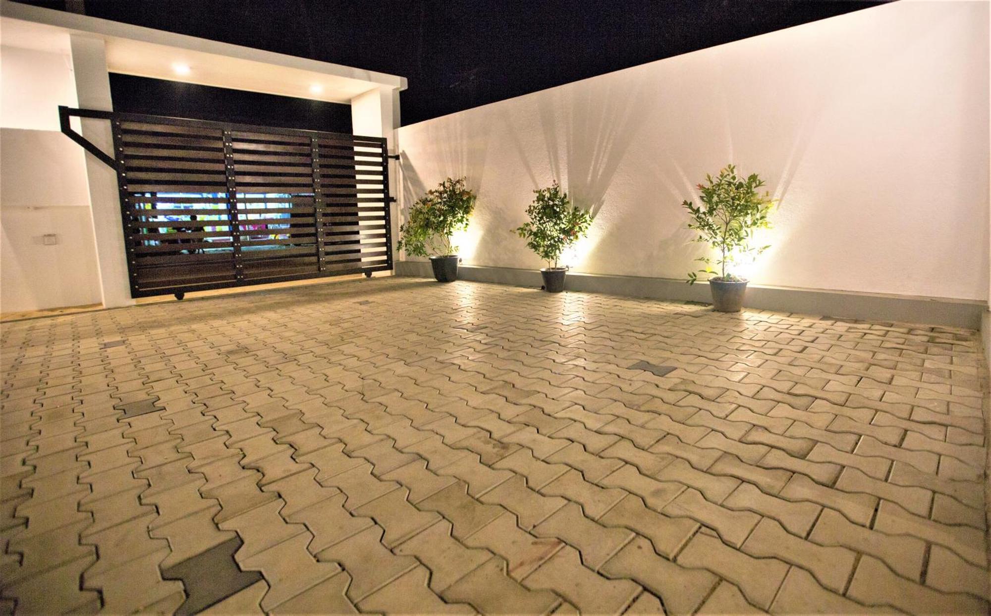 Sea Shell Villa Hikkaduwa 2 Separate Cabanas Ocean Front Villa 外观 照片