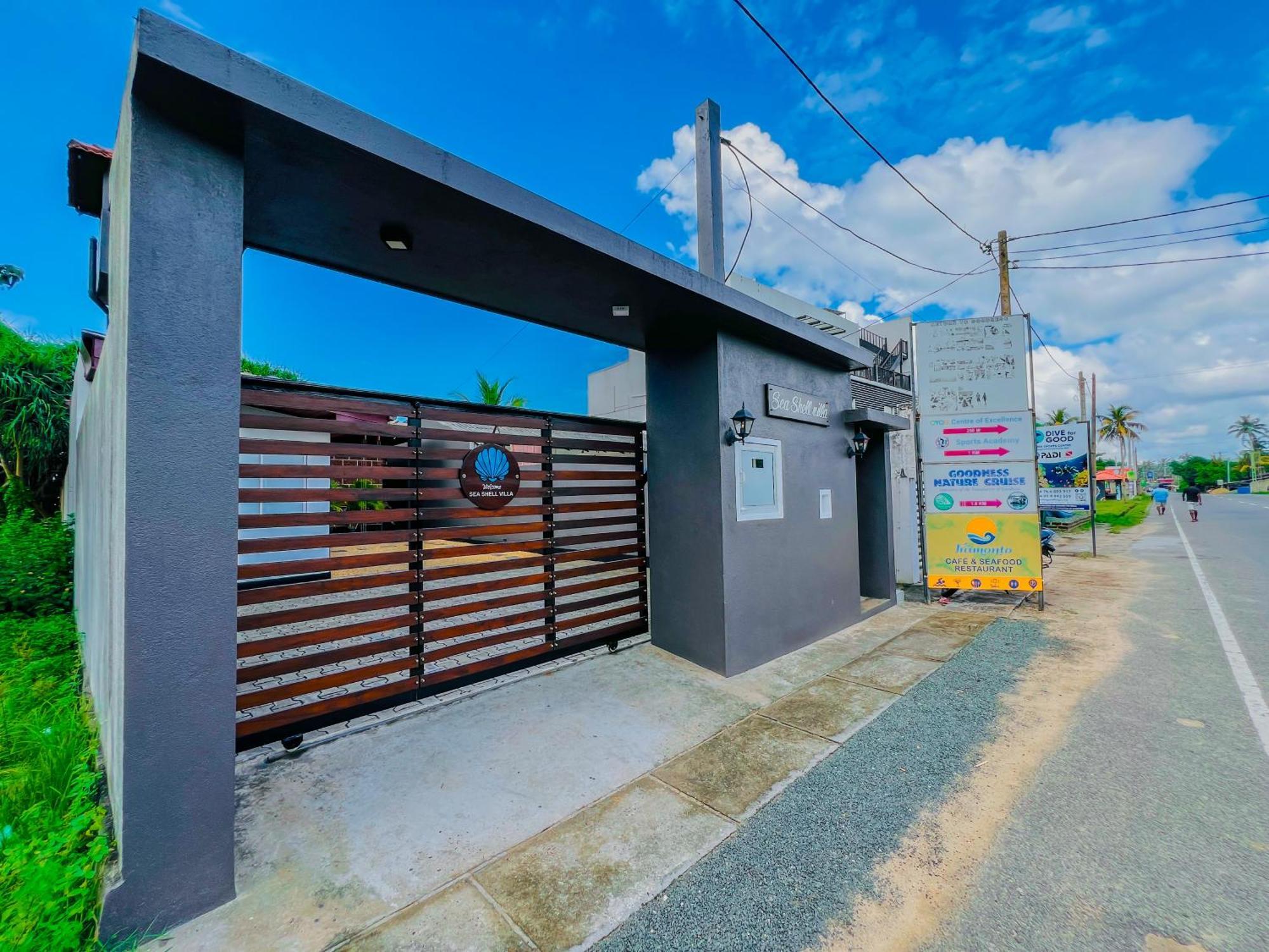 Sea Shell Villa Hikkaduwa 2 Separate Cabanas Ocean Front Villa 外观 照片